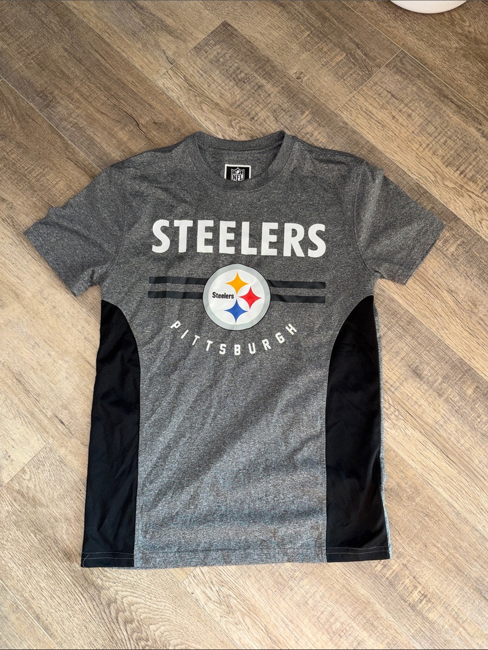 NFL Pittsburgh Steelers Gray and Black Logo T-Shirt